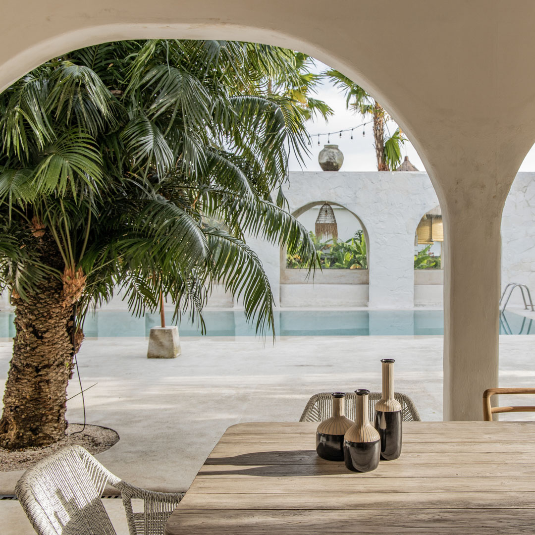 kourtis outdoor hercules dining table